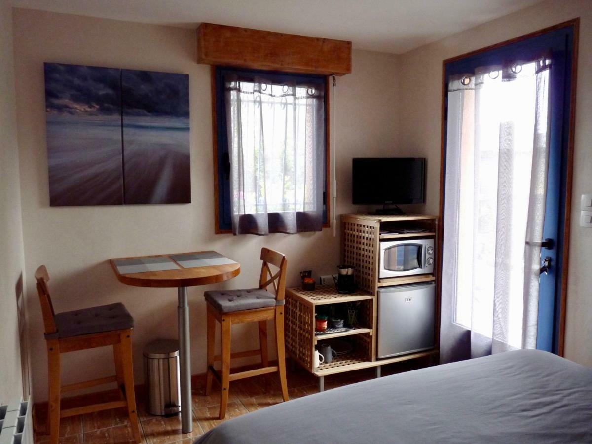 Suite A 800M De La Plage Saint-Lunaire Bagian luar foto
